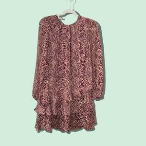 Nice dress in excellent condition, I wear just one time